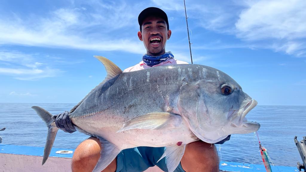 Popping & Jigging in the Strait Area